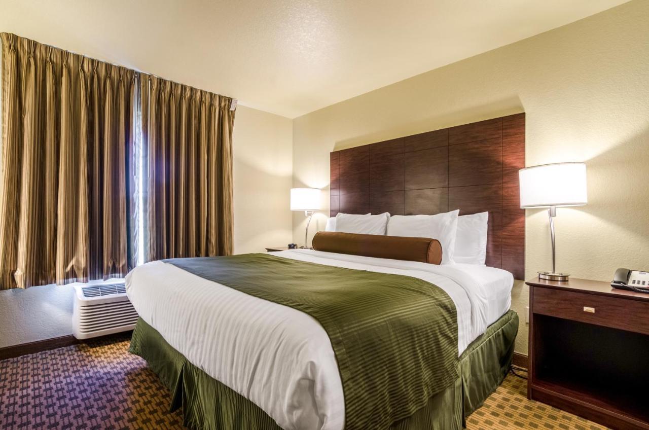 Cobblestone Inn & Suites Cambridge Экстерьер фото