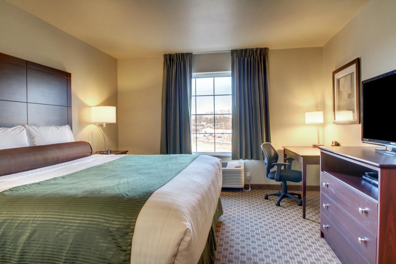 Cobblestone Inn & Suites Cambridge Экстерьер фото