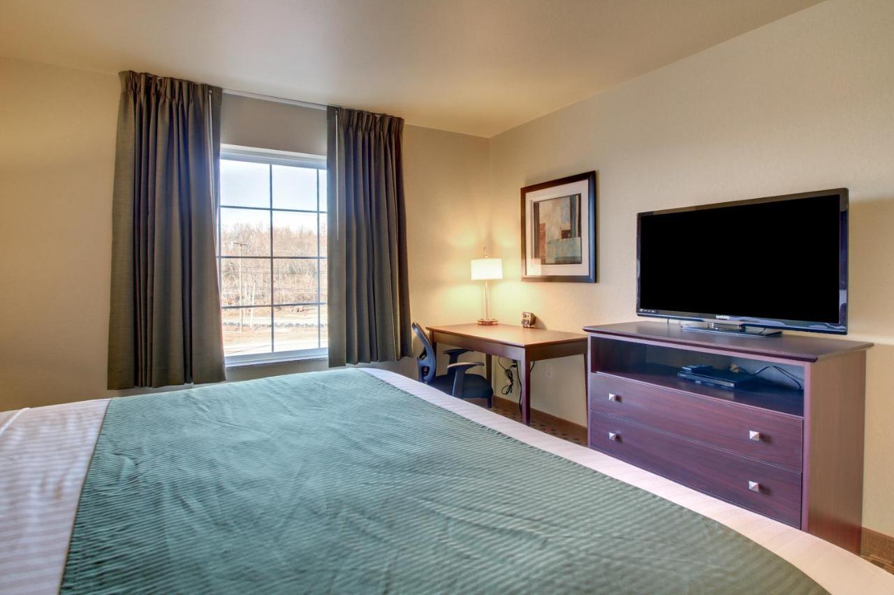 Cobblestone Inn & Suites Cambridge Экстерьер фото